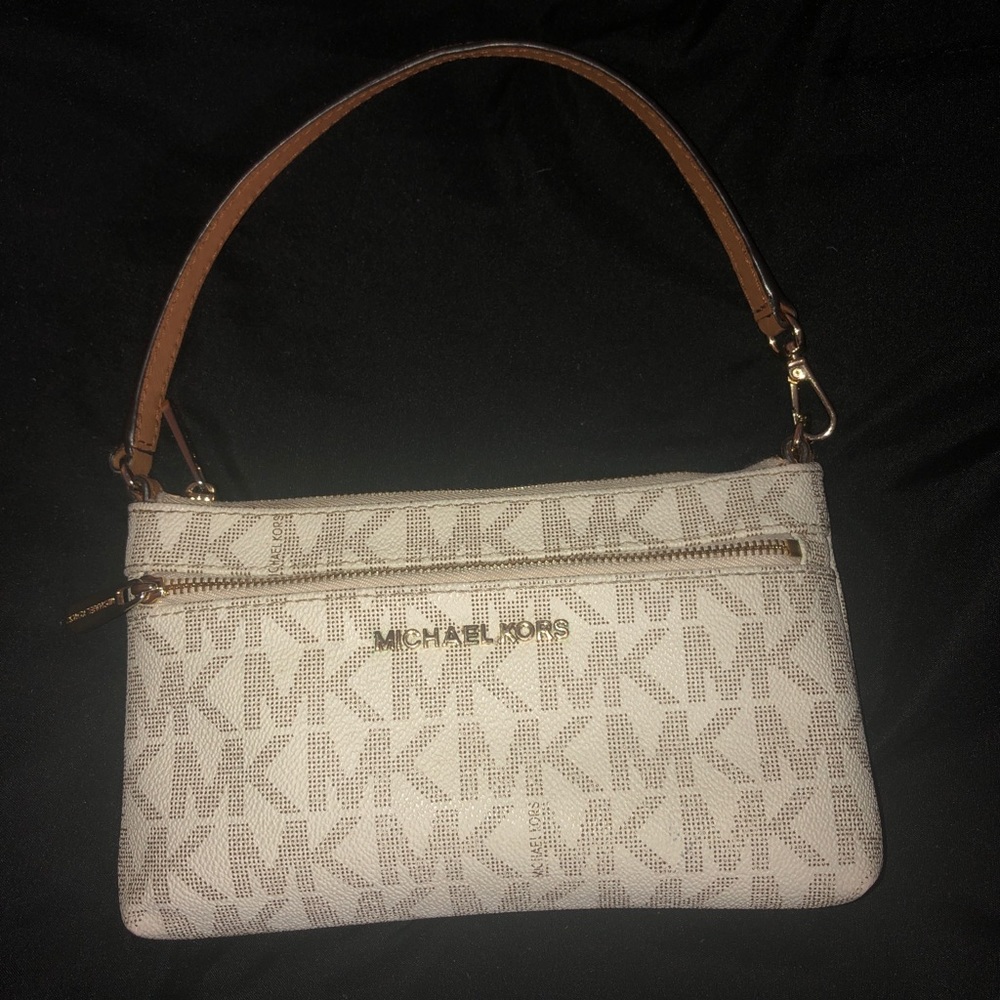 Micheal Kors wristlet wallet